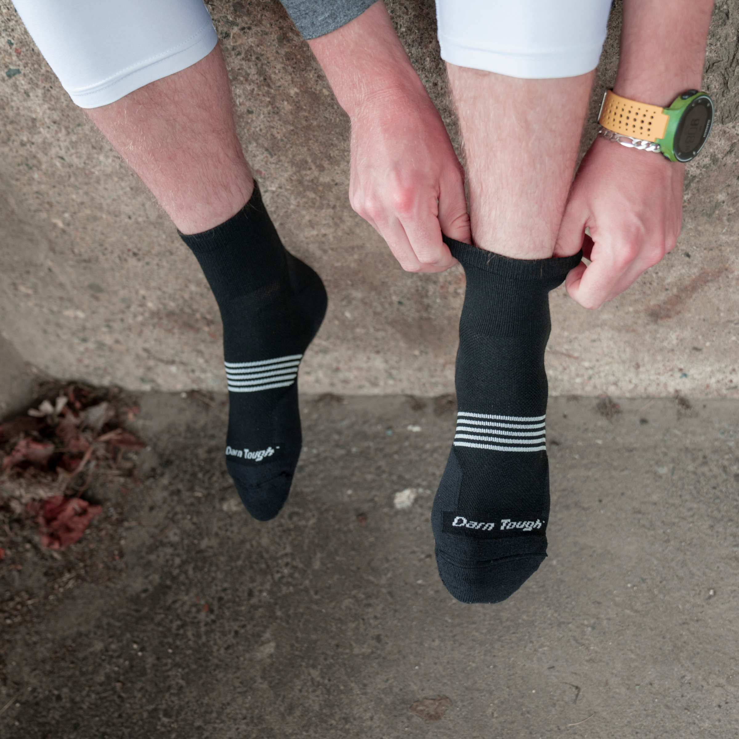 Men's Element Quarter Lightweight Running Socks - Image 3