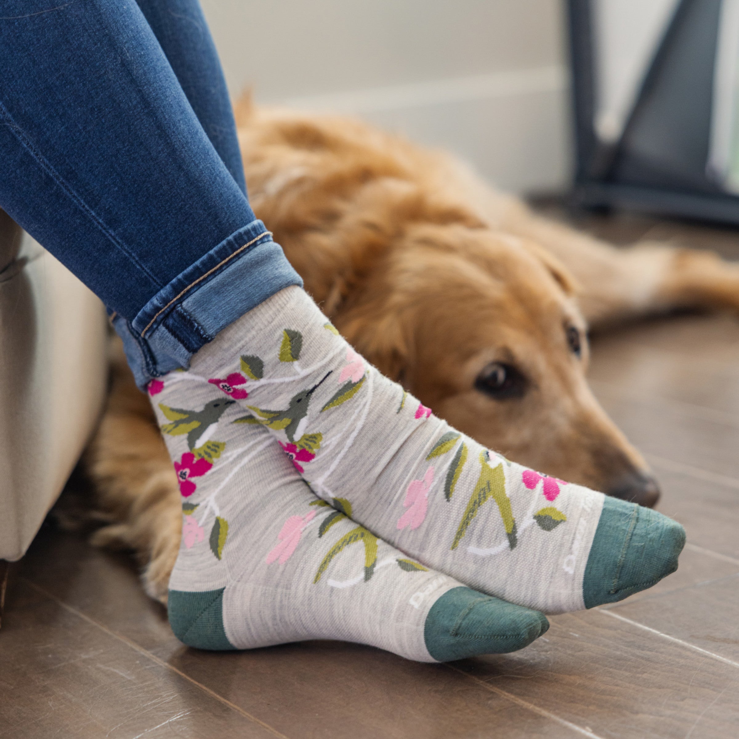 Women's Birds of a Feather Crew Lightweight Lifestyle Socks - Image 2