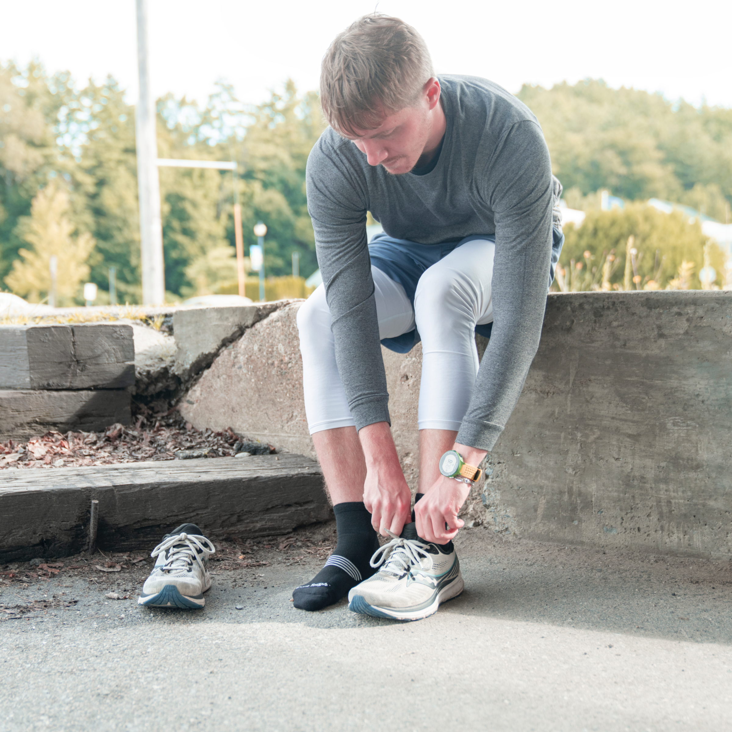 Men's Element Quarter Lightweight Running Socks - Image 2
